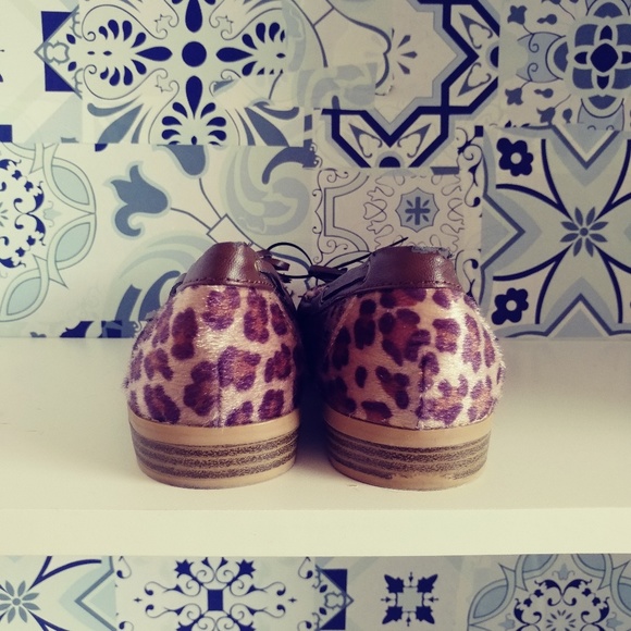 Very cute leopard print boat shoes/loafer - Picture 2 of 3